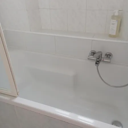 100 м с 3 спальнями в центре каннах 아파트 *