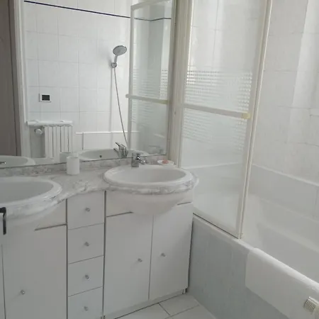 100 м с 3 спальнями в центре каннах * 칸느