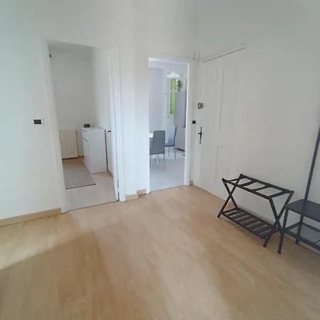 100 м с 3 спальнями в центре каннах Apartament *
